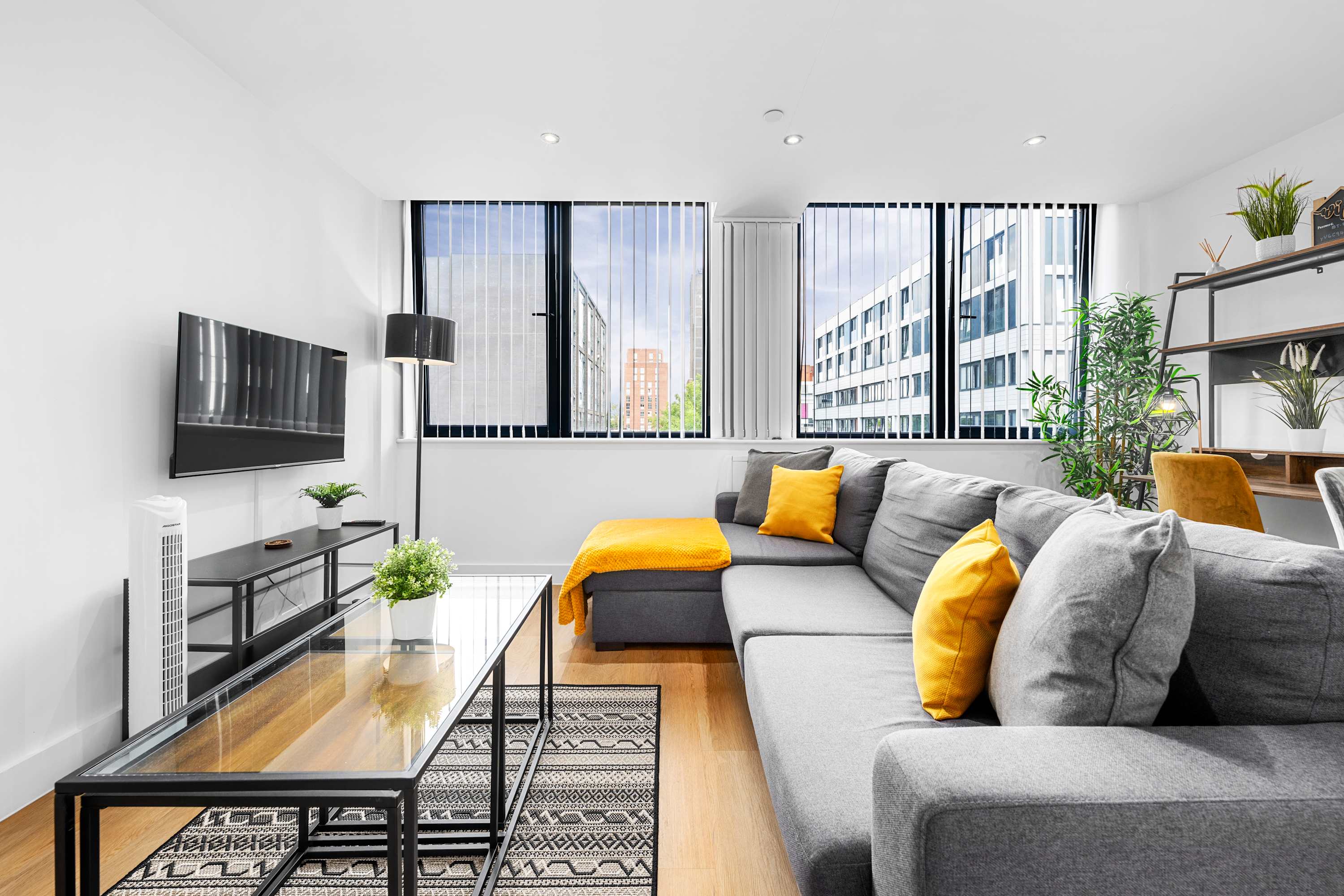 Luxury Old Trafford Flat Sleeps 4 - Free Parking